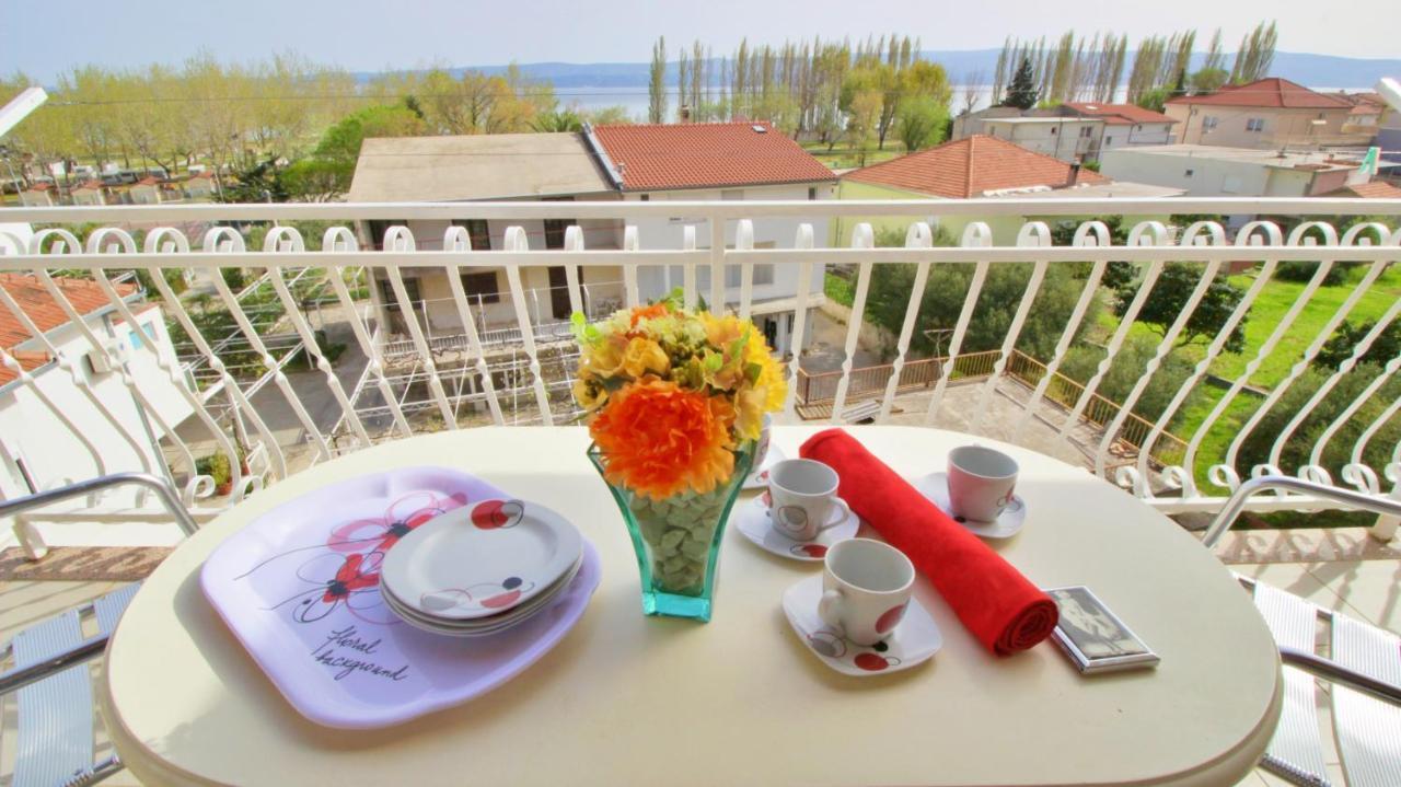 Apartments Iko Omiš Eksteriør billede