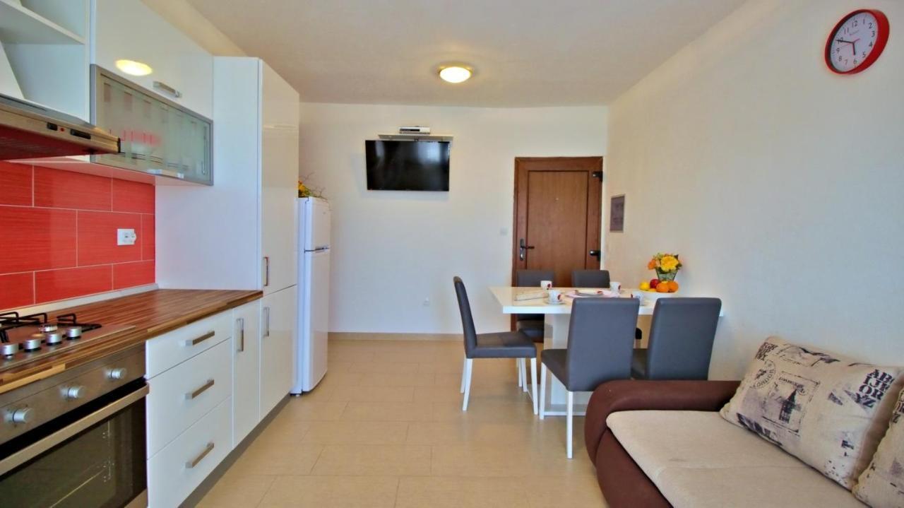 Apartments Iko Omiš Eksteriør billede