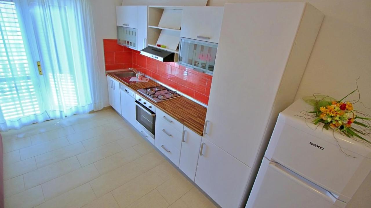 Apartments Iko Omiš Eksteriør billede