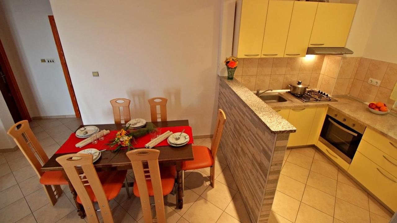 Apartments Iko Omiš Eksteriør billede