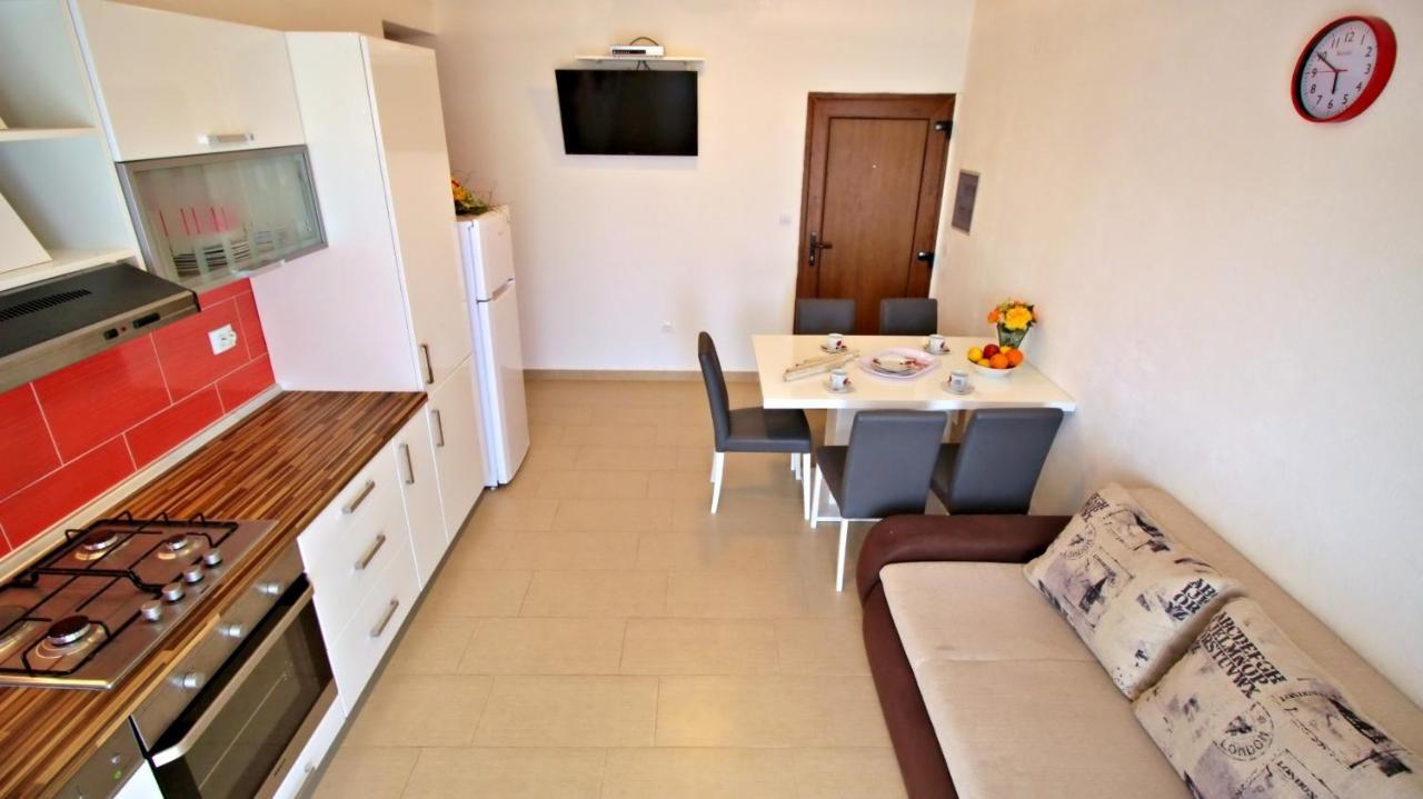 Apartments Iko Omiš Eksteriør billede