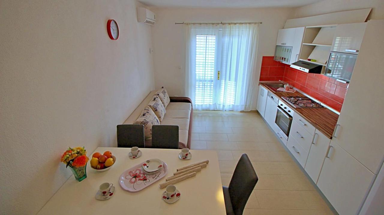 Apartments Iko Omiš Eksteriør billede