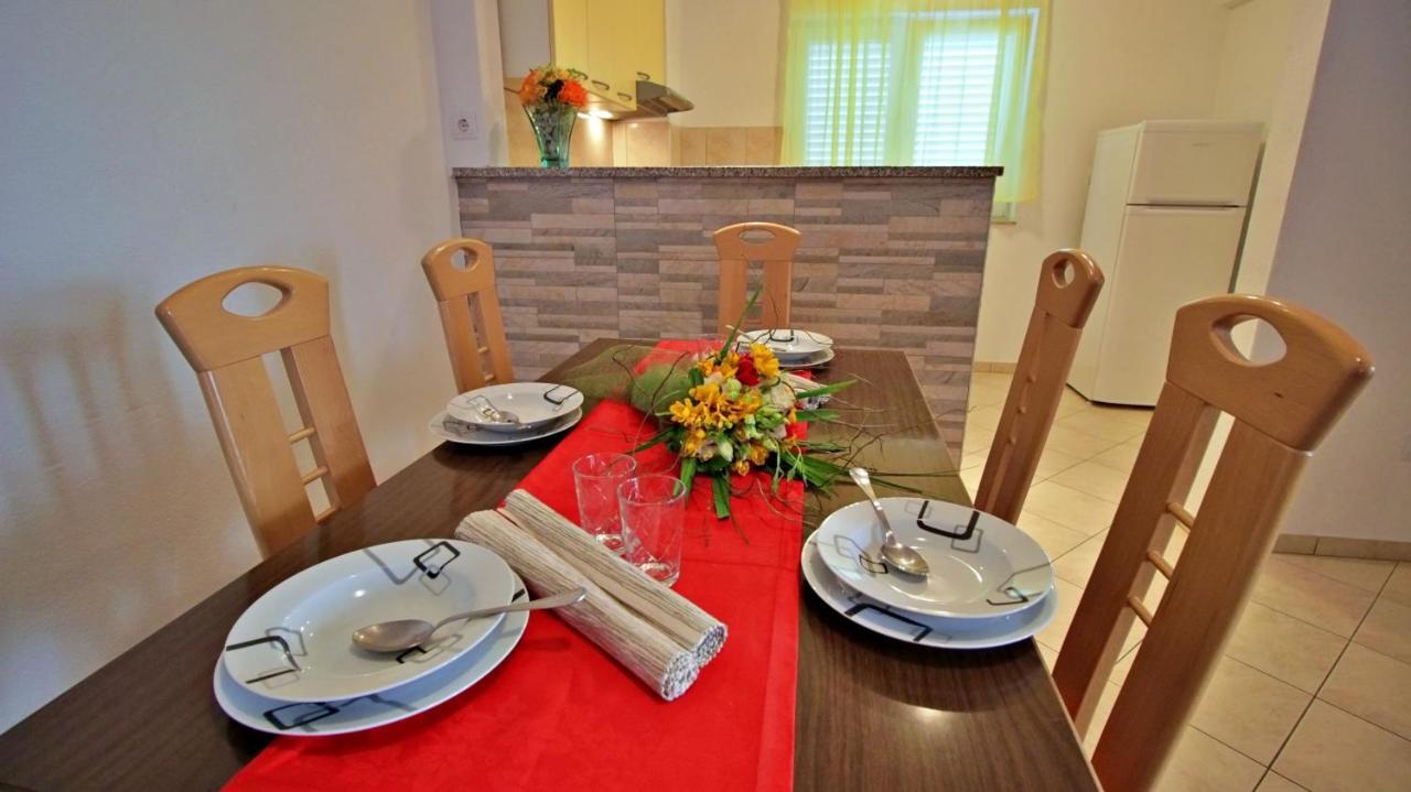 Apartments Iko Omiš Eksteriør billede