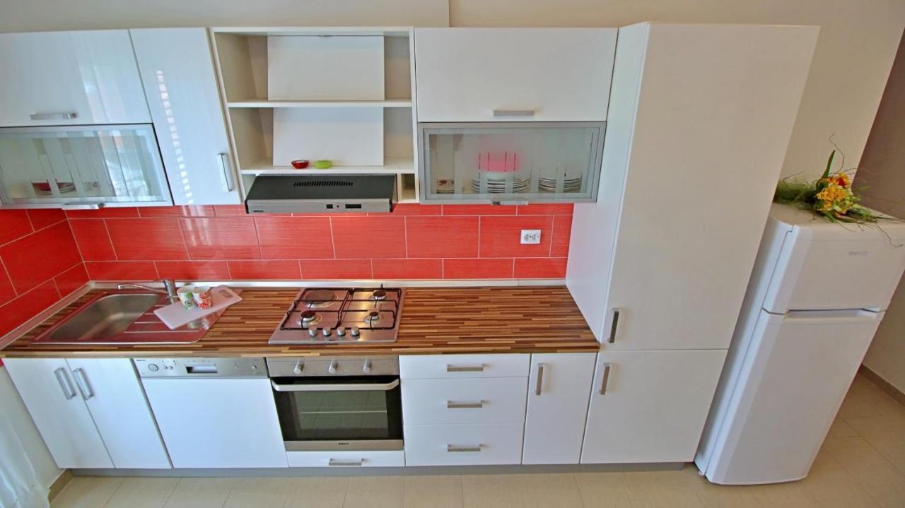 Apartments Iko Omiš Eksteriør billede