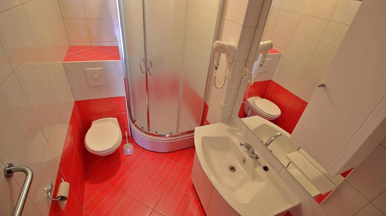 Apartments Iko Omiš Eksteriør billede