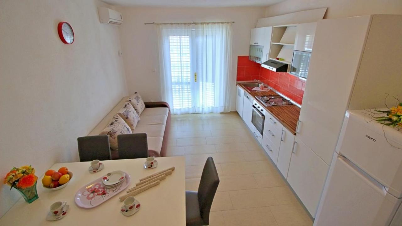 Apartments Iko Omiš Eksteriør billede